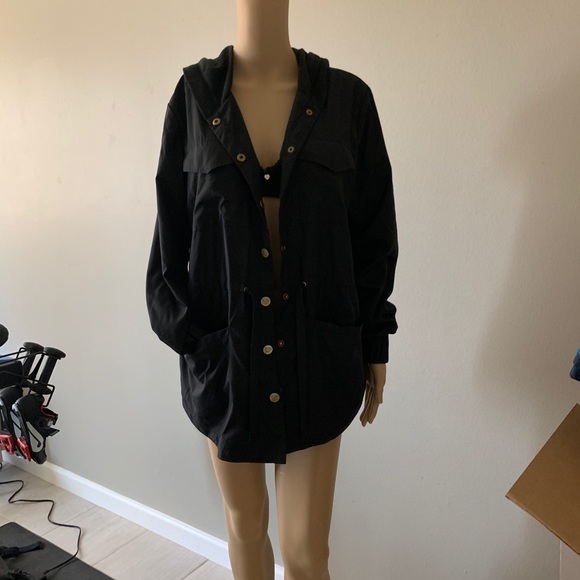 Victoria Sport Jacket with Hood 🧥 ~LIKE NEW~ - Picture 4 of 6